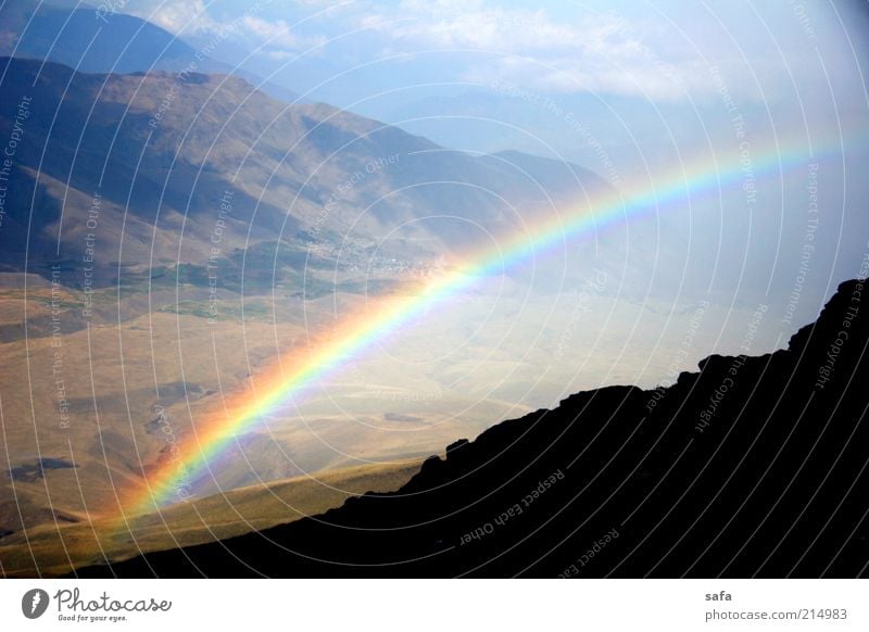 Damavand's Regenbogen Natur Landschaft Himmel Wolken Sonnenlicht Sommer Schönes Wetter Felsen Berge u. Gebirge Schlucht Iran Naher und Mittlerer Osten Asien