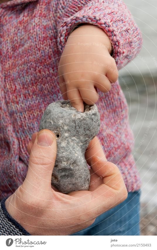 Loch im Stein Freude Freizeit & Hobby Ferien & Urlaub & Reisen Ausflug Abenteuer Strand Kindererziehung lernen Kleinkind Junger Mann Jugendliche Vater