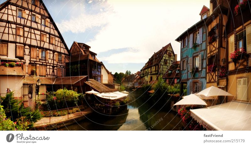 Bilderurlaub Dorf Kleinstadt Stadt Altstadt Menschenleer Haus Brücke Gebäude Fassade Terrasse Fenster Sehenswürdigkeit elegant fantastisch hell historisch schön