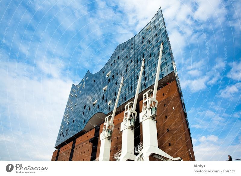 Selfi von Elphy Stil Sightseeing Städtereise Mensch Himmel Wolken Schönes Wetter Hamburg Hafenstadt Elbphilharmonie Wahrzeichen ästhetisch Erfolg modern positiv