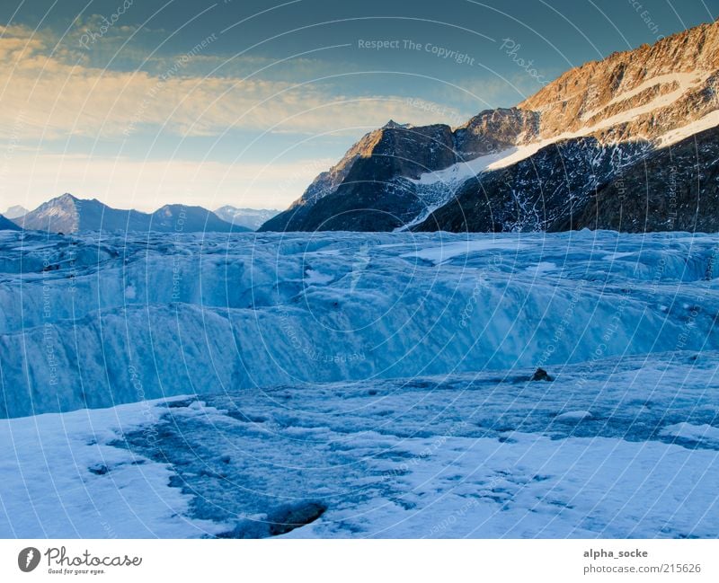 Sonnenaufgang am Aletschgletscher Landschaft Sonnenuntergang Berge u. Gebirge Gletscher außergewöhnlich kalt blau authentisch Einsamkeit einzigartig