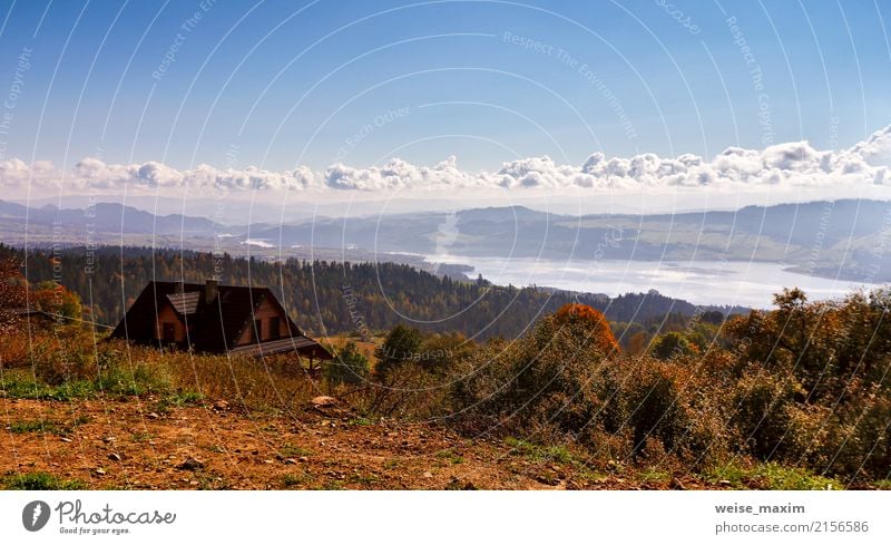 Schönes orange und rotes Herbstwaldpanorama Ferien & Urlaub & Reisen Tourismus Ausflug Ferne Freiheit Sommer Berge u. Gebirge Haus Natur Landschaft Himmel Baum