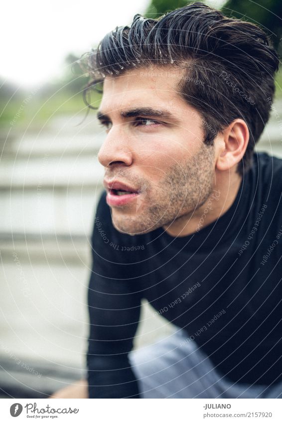 Portrait of Sportsman with sweaty hairs after tough workout Ernährung Lifestyle schön Körper Haut Fitness Sport-Training Leichtathletik Sportler Tribüne Joggen