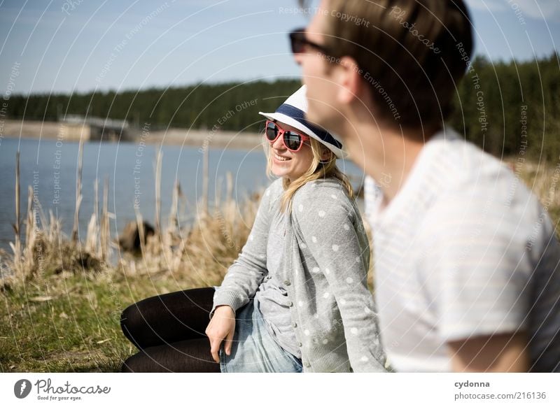 Am See Lifestyle Stil Leben Wohlgefühl Zufriedenheit Freizeit & Hobby Ausflug Freiheit Sommerurlaub Mensch Junge Frau Jugendliche Junger Mann Freundschaft Paar