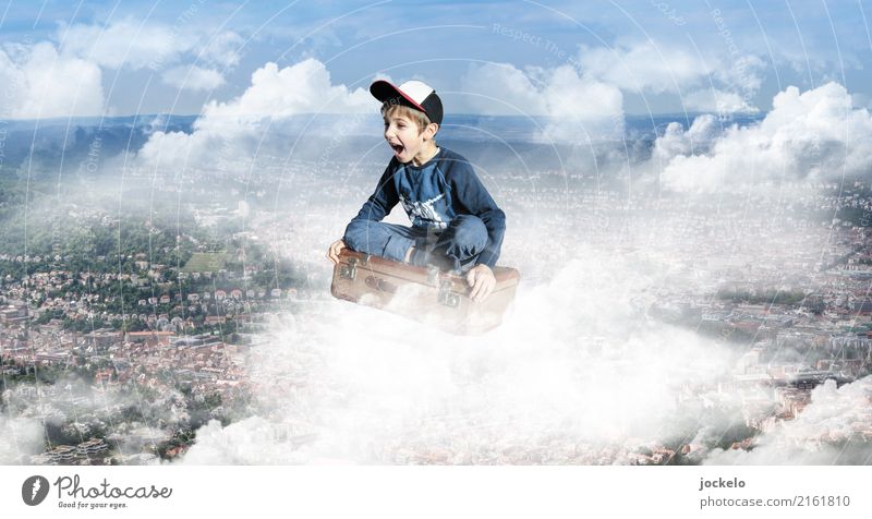 Flying Case maskulin Kind 1 Mensch 3-8 Jahre Kindheit Kunst Luft Wolken Sommer Stadt Sehenswürdigkeit Luftverkehr Flugzeug Passagierflugzeug Fluggerät Jeanshose