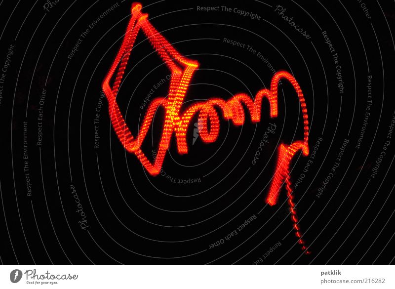 Feuerdrachen^^ Lenkdrachen fliegen leuchten Spielen ästhetisch glänzend schön rot dunkel Experiment Versuch Farbfoto Außenaufnahme Nacht Langzeitbelichtung