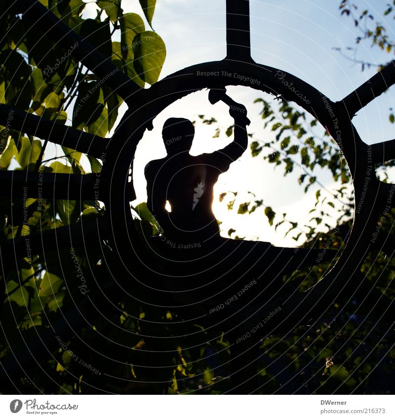 Blick durch den Eisernen Vorhang Sommer Arbeit & Erwerbstätigkeit Handwerker Industrie Hammer maskulin Kunst Künstler Kunstwerk Skulptur Umwelt Natur Landschaft