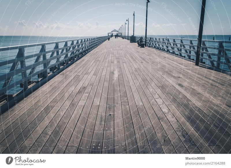 Pier Ferien & Urlaub & Reisen Ausflug Sommer Meer Insel Himmel Schönes Wetter Küste blau braun Farbfoto Außenaufnahme Textfreiraum unten Tag Zentralperspektive