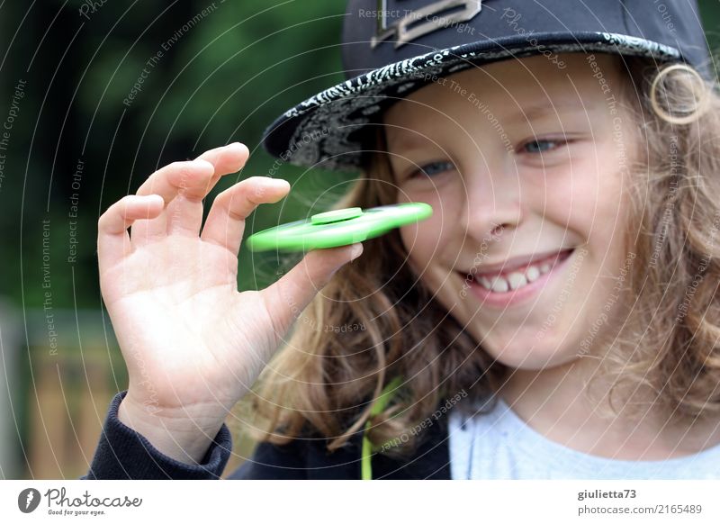 Two spinners ;) Freizeit & Hobby Spielen Fingerspiel Fidget Spinner Kind Junge Kindheit Leben 1 Mensch 8-13 Jahre Mütze Snapback-Cap Baseballmütze blond