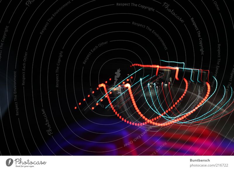 bunter Lichtkanal Linie blau rot schwarz Stimmung Bewegung Farbe Kreativität Perspektive Surrealismus Lichterkette Lichtspiel Lichtpunkt Lichterscheinung