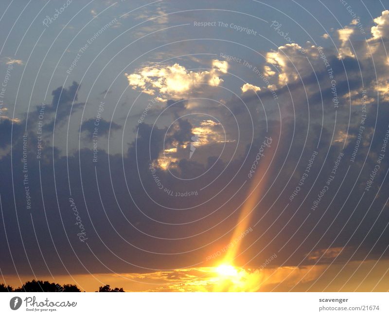 event horizon 2 Abend Hintergrundbild Licht Farbfoto Sonnenaufgang Sonnenuntergang Sonnenstrahlen Wolken Himmelsszene Menschenleer rot Hügel Baum schwarz dunkel