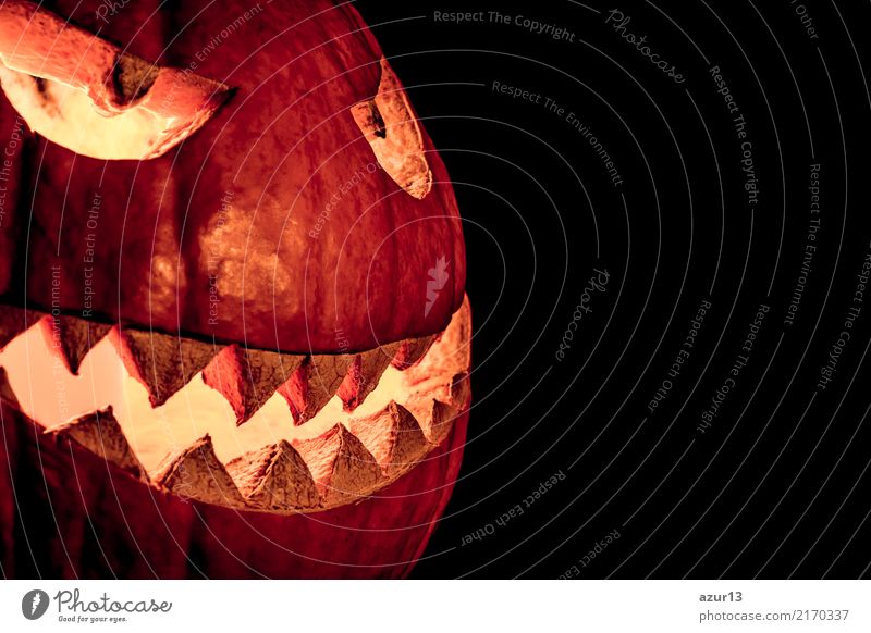 Side view halloween pumpkin smile with fire burning eyes mouth Gesicht Freizeit & Hobby Basteln Dekoration & Verzierung Party Halloween Kunst Kunstwerk Kultur