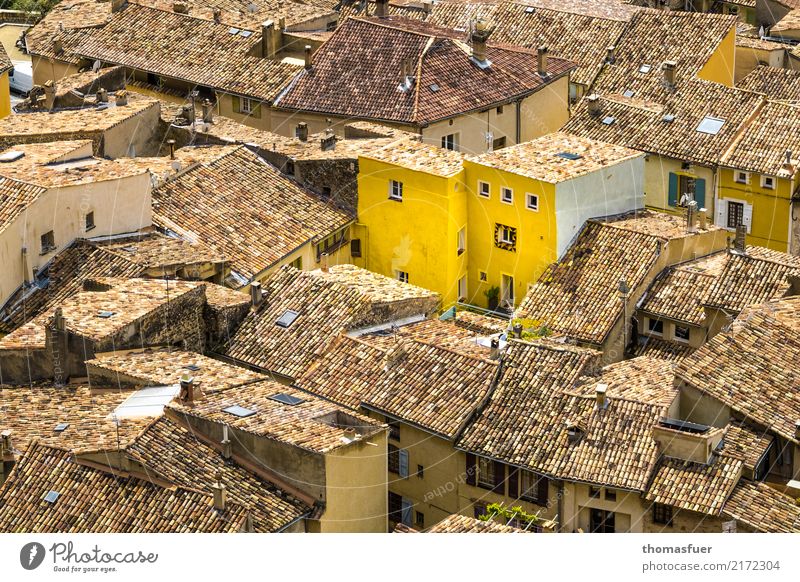 Dächer, gelbes Haus Sommer Sonne Dorf Kleinstadt Altstadt Marktplatz Architektur Mauer Wand Dach alt ästhetisch historisch braun orange Geborgenheit Romantik