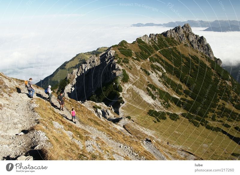 Der Weg ist noch weit Ferien & Urlaub & Reisen Tourismus Ausflug Ferne Freiheit Sommerurlaub Berge u. Gebirge wandern Mensch Umwelt Natur Landschaft