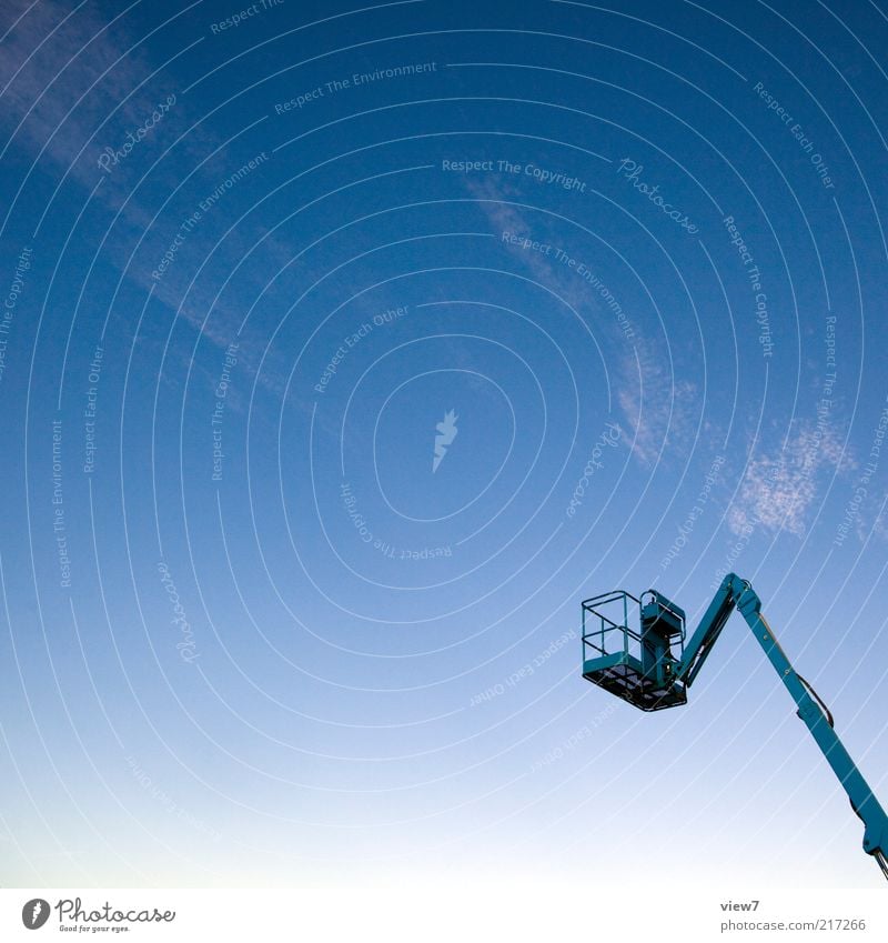 dem Himmel so nah Baustelle Maschine nur Himmel Wolkenloser Himmel Sommer Metall Stahl dünn einfach elegant Ferne kalt modern neu oben blau