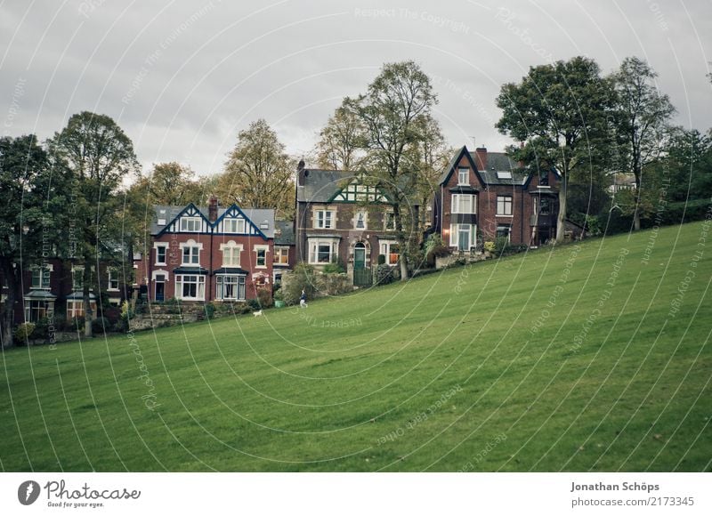 Sheffield Meersbrook Park Umwelt Natur Landschaft Wiese Kleinstadt Stadt Stadtrand Haus Einfamilienhaus Fassade Zufriedenheit Stil aufwärts Berghang steil