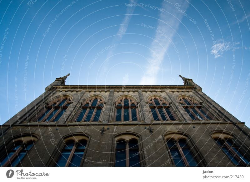 schöner wohnen II. Haus Traumhaus Altstadt Bauwerk Gebäude Architektur Mauer Wand Fassade Fenster alt Himmel himmelblau Außenaufnahme Textfreiraum oben Tag