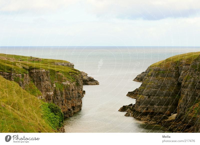 Überblick Ferien & Urlaub & Reisen Ferne Meer Umwelt Natur Landschaft Wasser Felsen Küste Bucht Klippe Unendlichkeit natürlich grün Stimmung Sehnsucht Fernweh