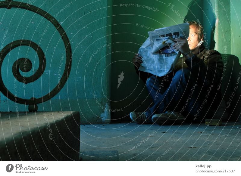 the flood lesen Bildung Mensch maskulin Mann Erwachsene Gesicht 1 30-45 Jahre leuchten Zeitung Medien Information Printmedien Spirale Farbfoto Gedeckte Farben