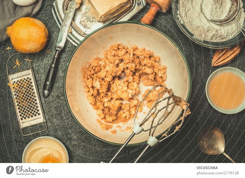 Teig für Plätzchen zubereiten Lebensmittel Teigwaren Backwaren Kuchen Dessert Süßwaren Ernährung Geschirr Schalen & Schüsseln Stil Design Häusliches Leben Tisch