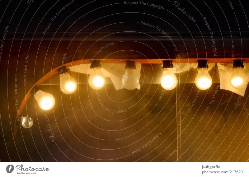 Heiße Küche Glühbirne Stimmung Wasserdampf Weihnachtsmarkt Lampe leuchten Beleuchtung Reihe Farbfoto Außenaufnahme Kunstlicht Licht Detailaufnahme