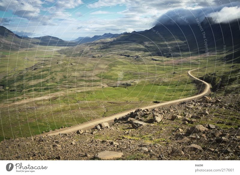 Schleichweg Ferne Berge u. Gebirge Umwelt Natur Landschaft Urelemente Erde Himmel Wolken Horizont Klima Schönes Wetter Wiese Straße Wege & Pfade außergewöhnlich