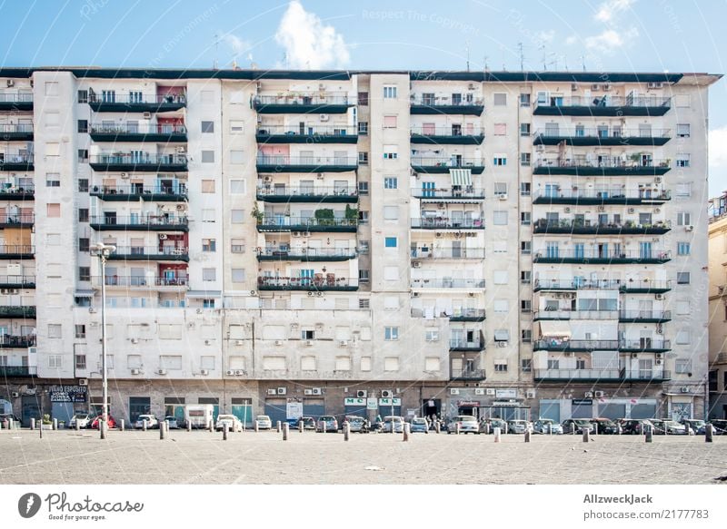 Die Straßen von Neapel 13 Farbfoto Außenaufnahme Zentralperspektive Ferien & Urlaub & Reisen Sightseeing Städtereise Sommerurlaub Haus Schönes Wetter Stadt