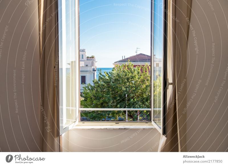 geöffnetes Fenster mit Blick aufs Meer Tag offen Aussicht Fensterblick Sommer Schönes Wetter Ferien & Urlaub & Reisen Panorama (Aussicht) Blauer Himmel