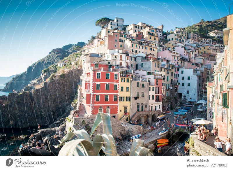 Cinque Terre 1 Ferien & Urlaub & Reisen Tourismus Ausflug Sightseeing Städtereise Sommer Sommerurlaub Meer Insel Berge u. Gebirge Wolkenloser Himmel