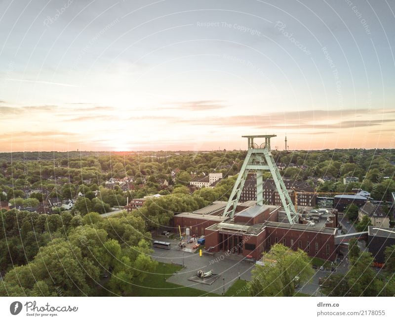 Ruhrpott Sunrise Energiewirtschaft Bergbau Bochum Deutschland Stadt Stadtzentrum Skyline Fabrik Bauwerk Gebäude Zeche Sehenswürdigkeit Wahrzeichen authentisch