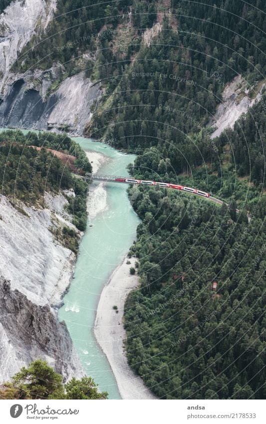 Bahn eine Brücke am Rhein Umwelt Natur Landschaft Frühling Sommer Herbst Schönes Wetter schlechtes Wetter Baum Wald Hügel Felsen Berge u. Gebirge Bach Fluss