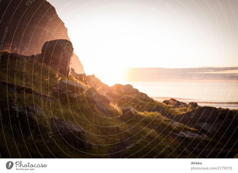 Strandbild (2) Ferien & Urlaub & Reisen Natur Himmel Sonnenaufgang Sonnenuntergang Klima Felsen Berge u. Gebirge Küste Bucht Lofoten Stimmung Lebensfreude