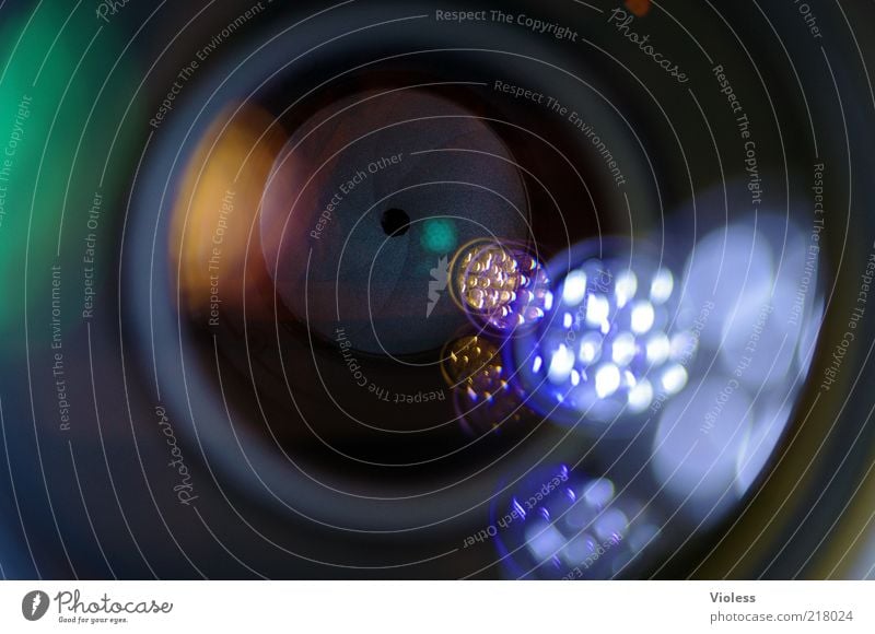 Objektiv betrachtet ;-) Fotokamera Fortschritt Zukunft High-Tech Glas Kunststoff einzigartig schwarz Teleobjektiv Reflexion & Spiegelung Blende Farbfoto