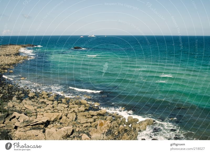 the beach Umwelt Natur Landschaft Urelemente Wasser Himmel Wetter Schönes Wetter Wellen Küste Strand Meer Insel Erholung ästhetisch natürlich steinig Stein