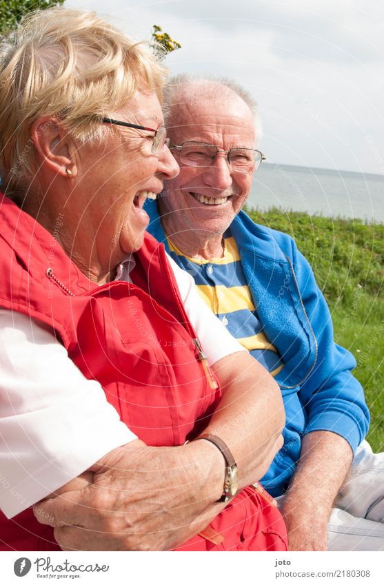 Lachanfall Freude Glück Leben harmonisch Wohlgefühl Zufriedenheit Ferien & Urlaub & Reisen Sommerurlaub Valentinstag Freundschaft Paar Partner Senior 2 Mensch