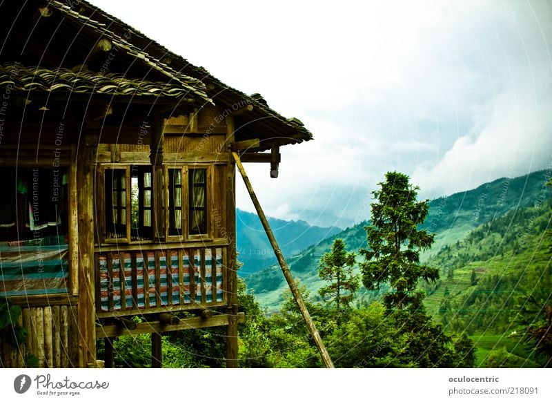 alles sehr alt, very good Umwelt Natur Landschaft Pflanze Himmel Gewitterwolken Sommer schlechtes Wetter Wachstum Tourismus Berghütte China Guilin Berghang