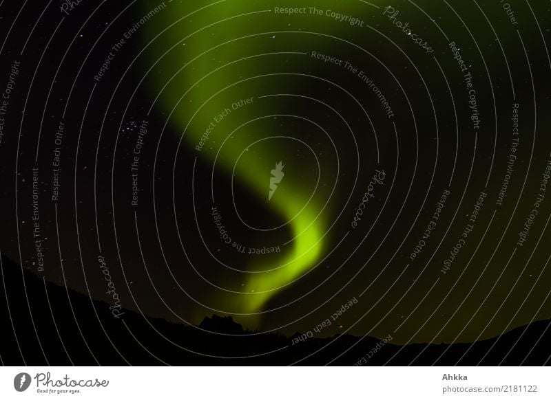 Polarlicht am Sternenhimmel Urelemente Nachthimmel Klima Klimawandel Nordlicht Berge u. Gebirge leuchten dunkel fantastisch gigantisch Unendlichkeit wild grün