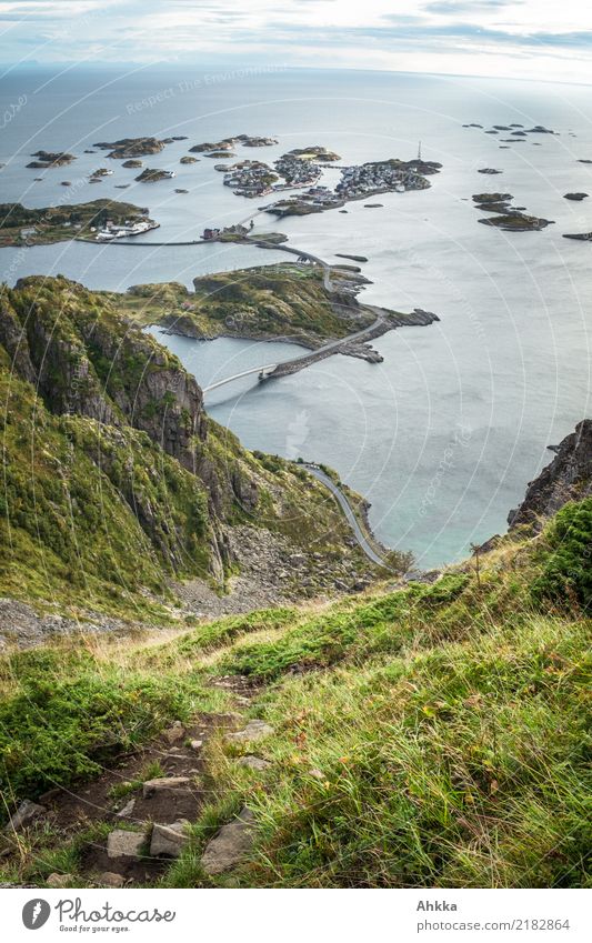 Henningsvær, Vogelperspektive, Lofoten, Archipel, Panorama harmonisch Ausflug Abenteuer Ferne Klettern Bergsteigen Umwelt Natur Landschaft Urelemente Horizont