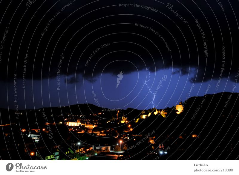 Blitzschlag Umwelt Natur Landschaft Himmel Wolken Gewitterwolken Nachthimmel Horizont Wetter schlechtes Wetter Unwetter Wind Sturm Regen Blitze Saarburg