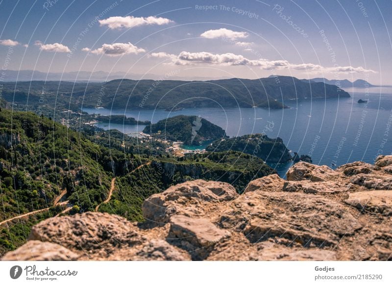 Blick von Angelokastro IV Natur Landschaft Wasser Himmel Wolken Horizont Sommer Baum Hügel Felsen Berge u. Gebirge Küste Bucht Insel Korfu Burg oder Schloss