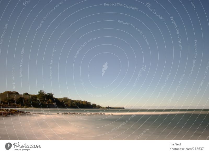 Fünfzehn Sekunden Meer Strand Wellen Umwelt Natur Landschaft Luft Wasser Himmel Wolkenloser Himmel Schönes Wetter Küste Ostsee blau grau weiß Farbfoto