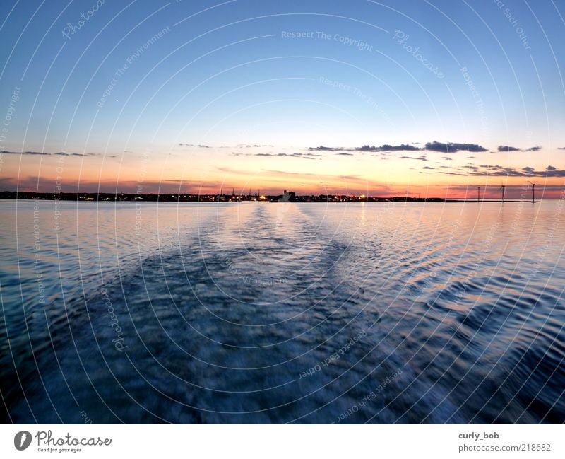 Abfahrt Ferien & Urlaub & Reisen Ferne Freiheit Kreuzfahrt Meer Fähre Hafen Hafenstadt Windkraftanlage Natur Luft Wasser Himmel Wolken Horizont Sonnenaufgang