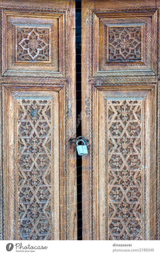 Alte hölzerne geschnitzte Tür Design schön Dekoration & Verzierung Handwerk Kunst Kultur Blume Architektur Denkmal Holz Ornament alt historisch