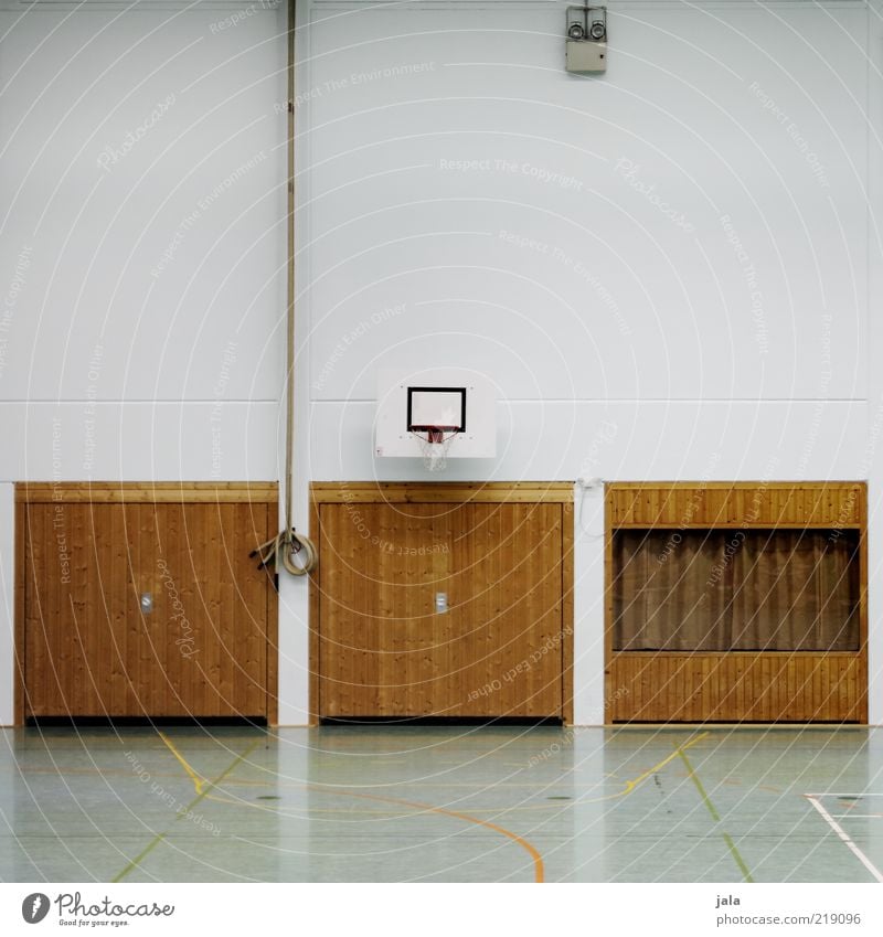 turnsaal Sport Sportstätten mehrzweckhalle hallensport Basketball Bauwerk Gebäude Fassade Sporthalle Tor Innenaufnahme Farbfoto Menschenleer Textfreiraum oben