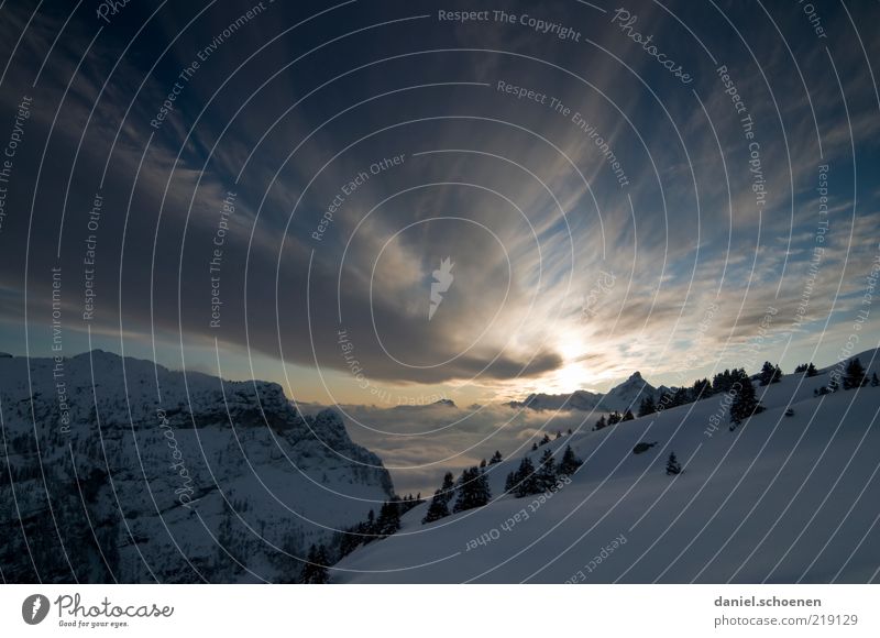 Après Ski, wie es sein sollte ! Winter Schnee Himmel Wolken Schönes Wetter Eis Frost Alpen Berge u. Gebirge Gipfel Schneebedeckte Gipfel kalt blau Abend