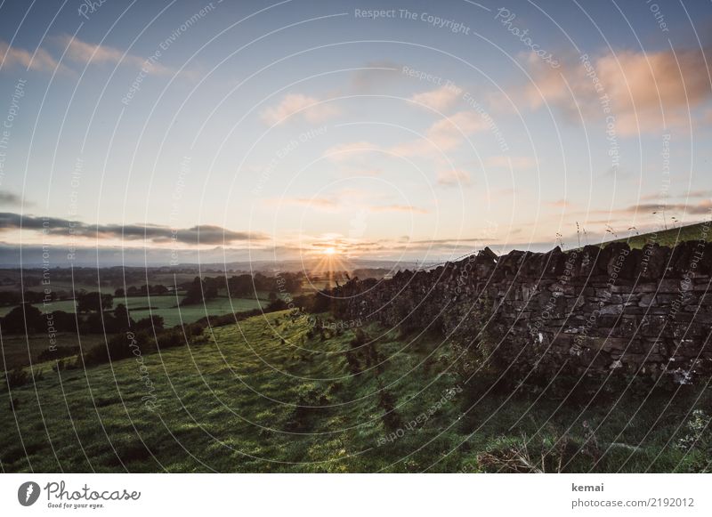 Sonnenaufgang harmonisch Wohlgefühl Zufriedenheit Sinnesorgane Erholung ruhig Ausflug Abenteuer Ferne Freiheit Sommer wandern Natur Landschaft Himmel Wolken