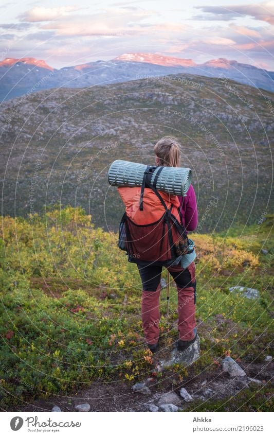 Schau-ins-Land Zufriedenheit ruhig Ferien & Urlaub & Reisen Abenteuer Ferne Freiheit wandern Junge Frau Jugendliche Leben Natur Landschaft Sonnenaufgang