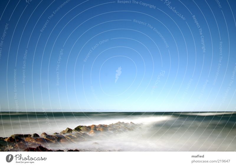 Himmelblau Natur Landschaft Sand Luft Wasser Wolkenloser Himmel Herbst Schönes Wetter Sturm Wellen Küste Ostsee Stein braun grau grün weiß ruhig Einsamkeit