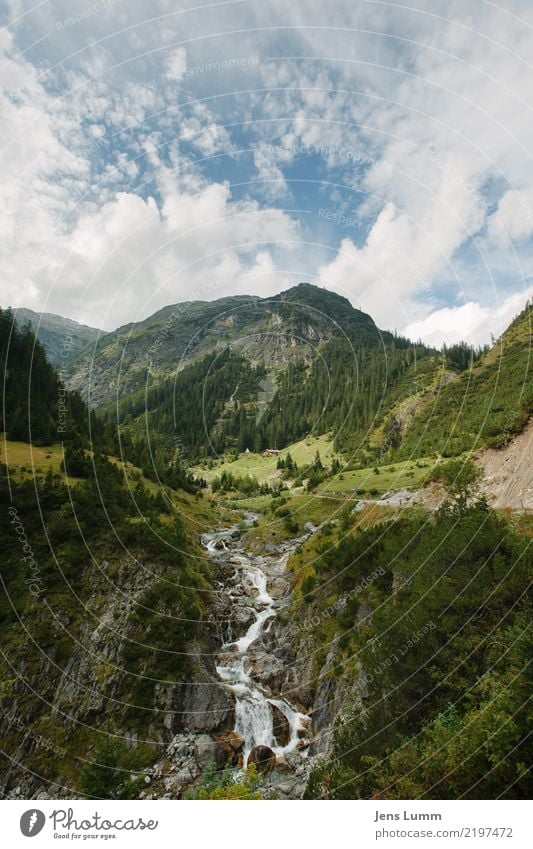 Bergbach bei Holzgau Landschaft Hügel Felsen Alpen Berge u. Gebirge wandern blau braun gelb grau grün Ferien & Urlaub & Reisen Tourismus Ausflug Freiheit Wolken