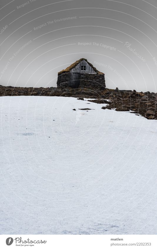 Hüttenzauber Natur Landschaft Himmel Wolken Horizont Frühling schlechtes Wetter Wind Nebel Regen Eis Frost Felsen Menschenleer dunkel kalt braun grau weiß